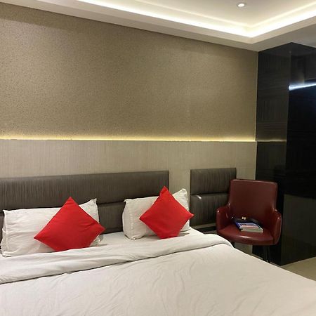 קאנפור Hotel Royal Cottage מראה חיצוני תמונה