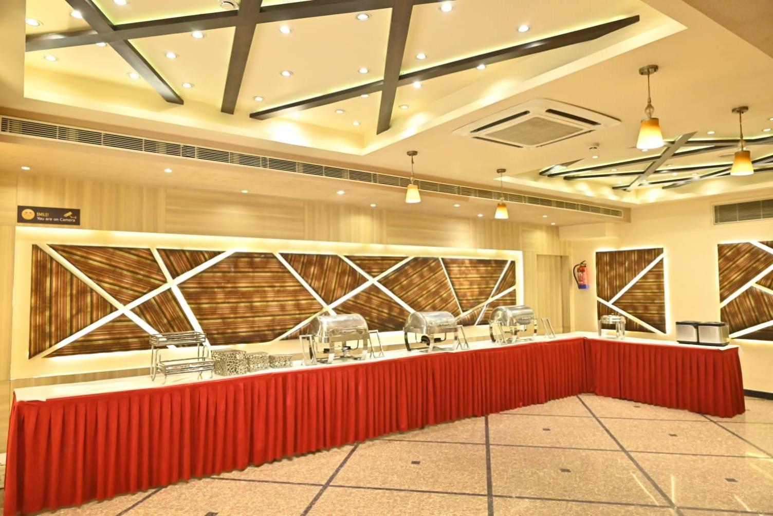 קאנפור Hotel Royal Cottage מראה חיצוני תמונה