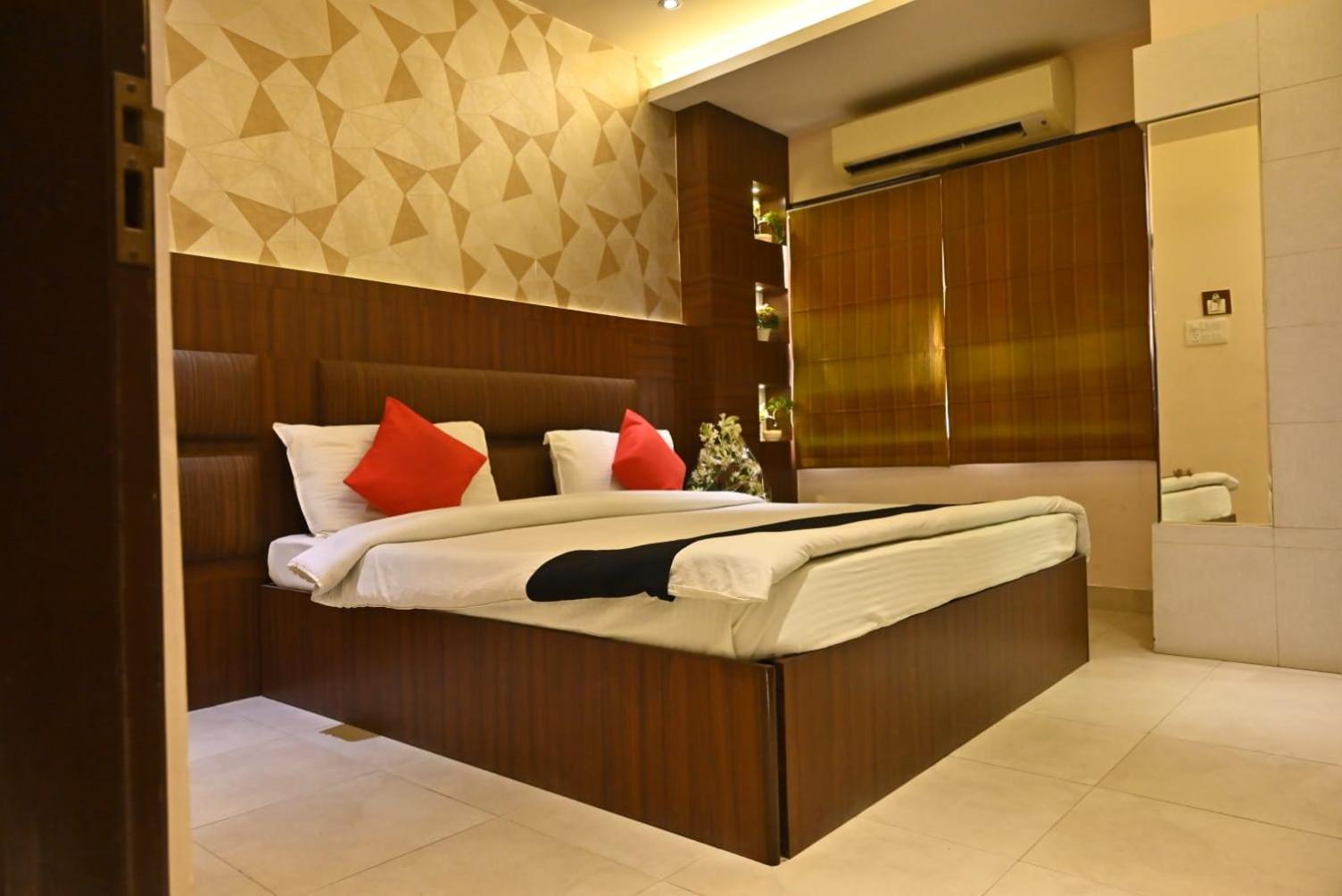 קאנפור Hotel Royal Cottage מראה חיצוני תמונה