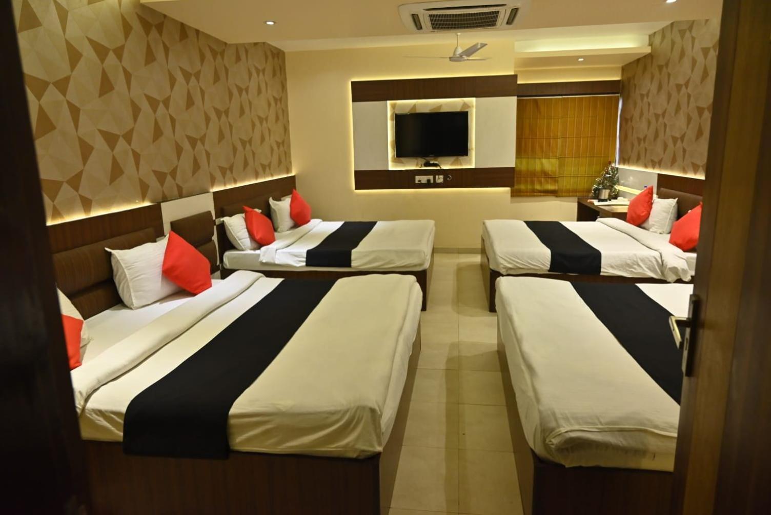 קאנפור Hotel Royal Cottage מראה חיצוני תמונה